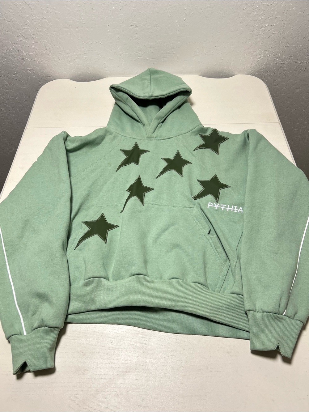 PYTHIA Hoodie Sweater